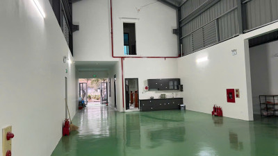 공장 4층건물 방4개, 풀옵션, 300m2, 소방 허가 있음