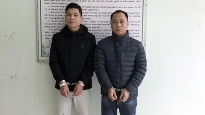 박닌에서 음주운전자가 공안을 공격했습니다.