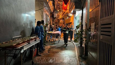 하노이시 꺼우야이(Cau Giay) 지구: 밤에 하숙집 화재